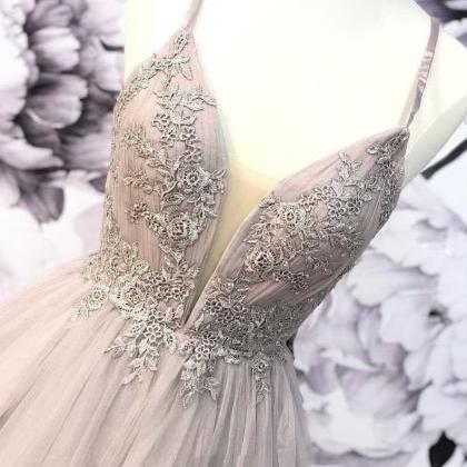 Elegant Spaghetti Straps Grey Tulle Prom Dress..