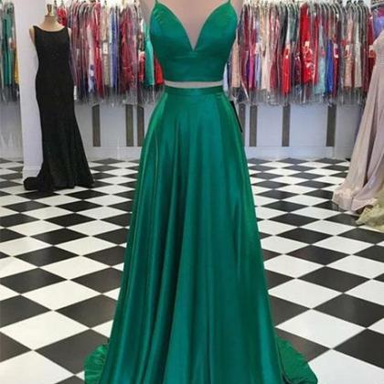 Two Piece Green Prom Dresses Spaghetti Straps..