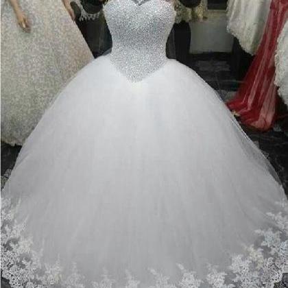 Luxury Crystal Beaded Princess Wedding Dress..