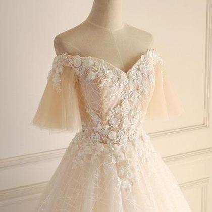Light Champagne Tulle Lace Short Sleeve Strapless..
