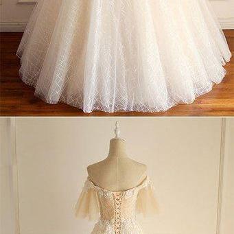 Light Champagne Tulle Lace Short Sleeve Strapless..