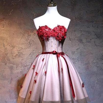 Red Sweetheart Neck Lace Short Prom Dress