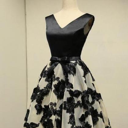 Cute Round Neckline Knee Length Homecoming Dress, Short Lace Party Dress main image 0