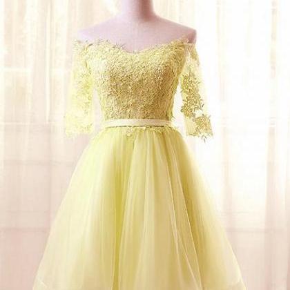 Light Yellow Tulle Short Sleeves With Lace Prom..