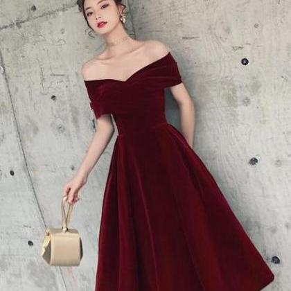 Wine Red Off Shoulder Chic Sweetheart Tea Length..