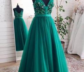 Green Tiered A Line V-Neck Tulle Long Prom Dress with Slit main image 0