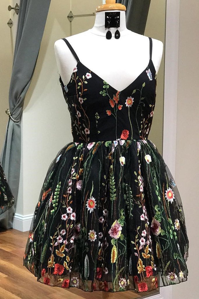 Spaghetti-straps Black Short Prom Dress,homecoming Dress With Floral Embroidery