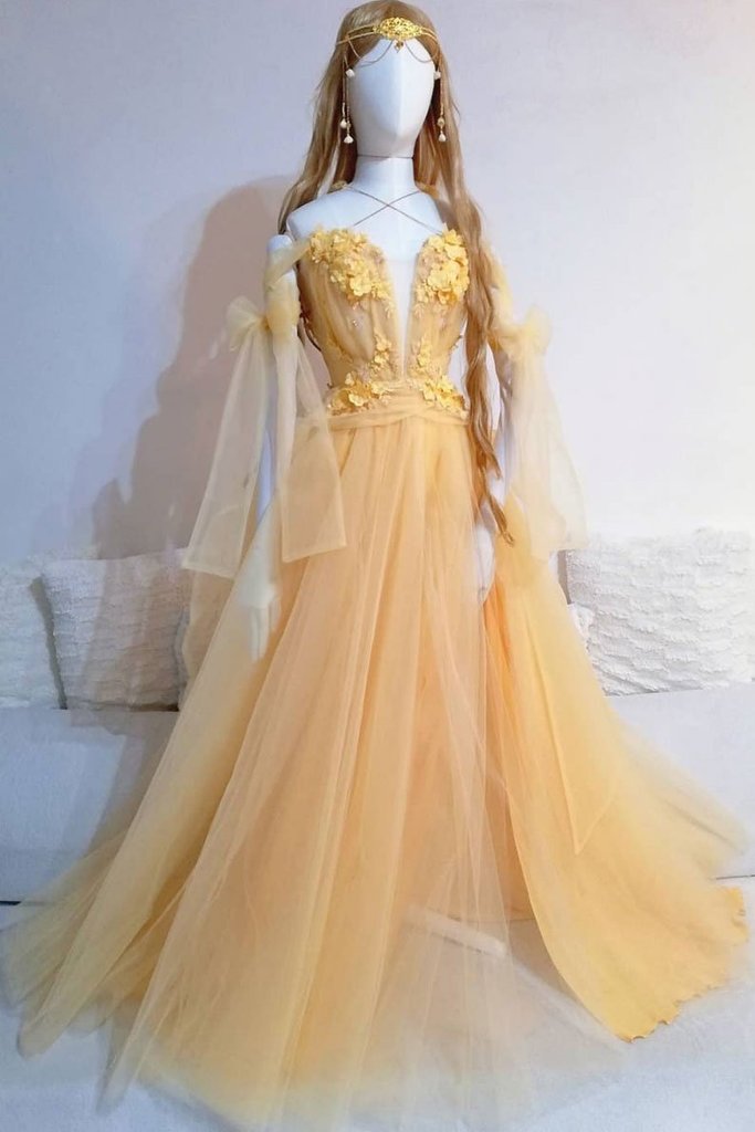 elegant classy gold dress Elegant Evening Dress Woven with Delicate Gold Threads XL