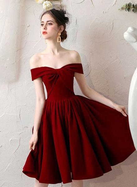 Red velvet homecoming dress clearance