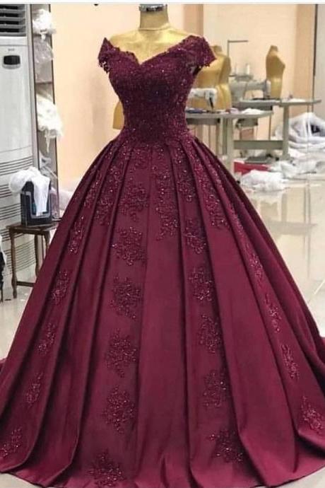 Vintage Burgundy Ball Gown Lace Applique Prom Dresses Lace Up Back Formal Dresses Party