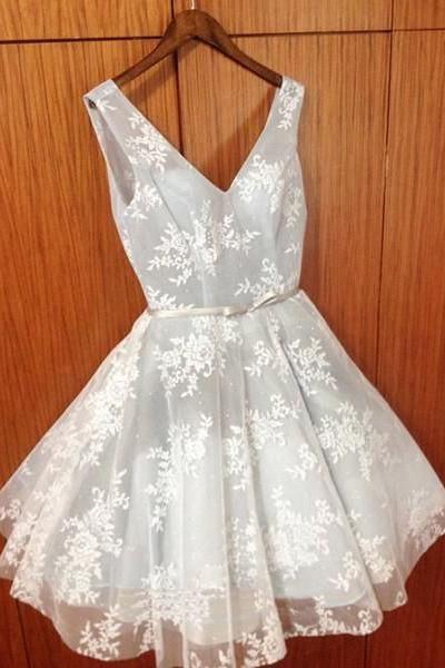 Cute Lace Homecoming Dress,a-line V-neck Short Party Dresses