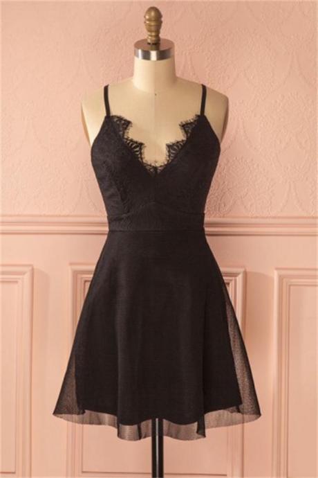 Simple Charming Black Lace Short Homecoming Dresses For Teens