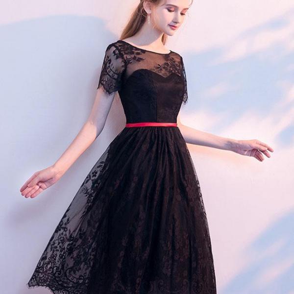 Black lace short prom dress, Retract your waist homecoming dress main image 1