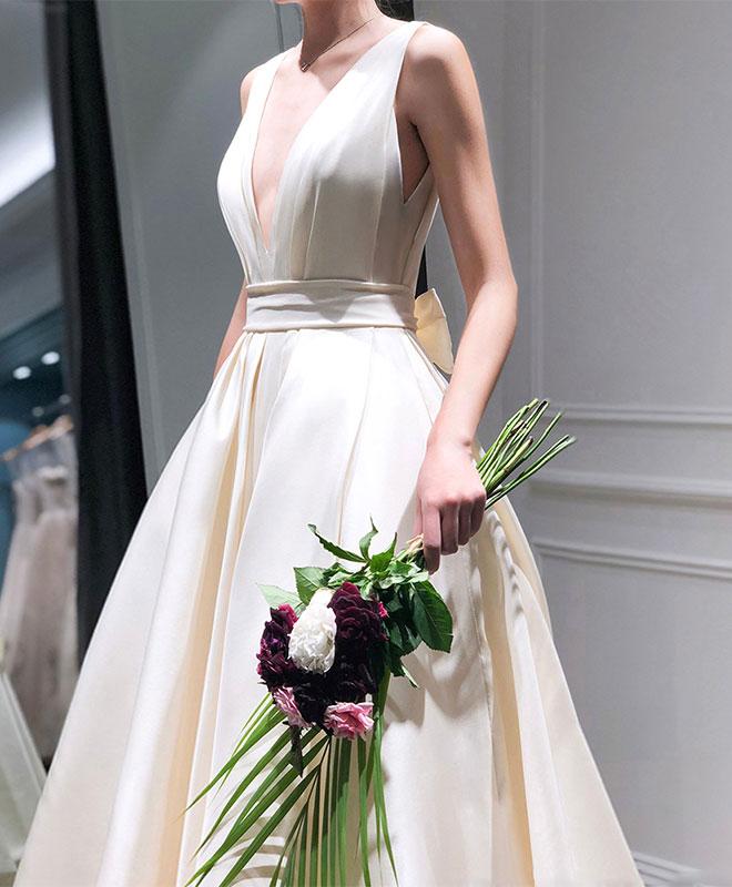 Champagne Mini V-Neck Sleeveless Satin Homecoming Dress main image 0